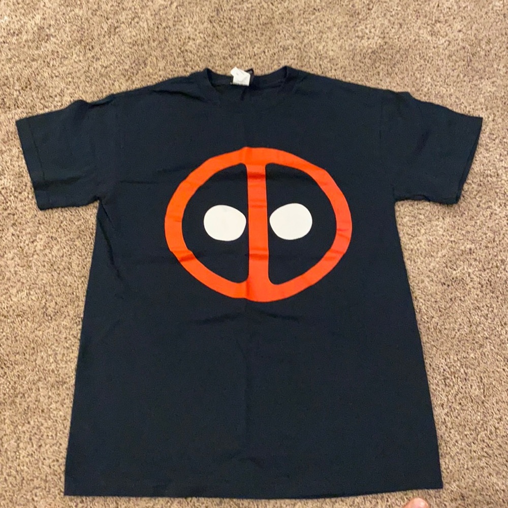 Small deadpool shirt